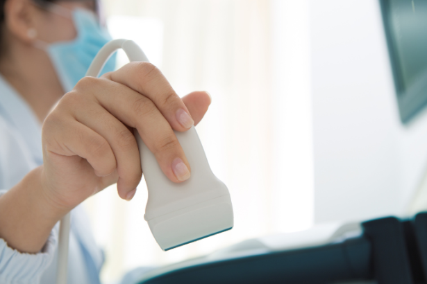 Ultrassom para crianças: entenda como funciona e quais cuidados são importantes com as orientações da Dra. Thaline Neves.