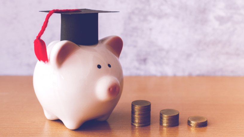 Avaliar por competências fortalece o protagonismo juvenil ao transformar conceitos financeiros em práticas de vida, reforça Sérgio Bento De Araújo.