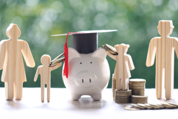 A avaliação por competências na educação financeira para adolescentes garante que eles desenvolvam habilidades reais para tomar decisões inteligentes no futuro, destaca Sérgio Bento De Araújo.