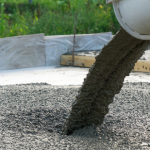 Valderci Malagosini Machado destaca como os avanços em cura, moldagem e controle tecnológico elevam a qualidade e a resistência dos artefatos de concreto.