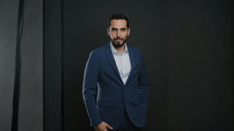 Alex Nabuco dos Santos analisa quando a espera estratégica protege capital e quando ela custa oportunidades reais.